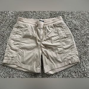 Eddie Bauer. Women’s shorts size 8.